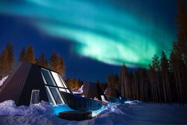 Viagem Polar em Cabanas de Gelo e Vidro no Ártico