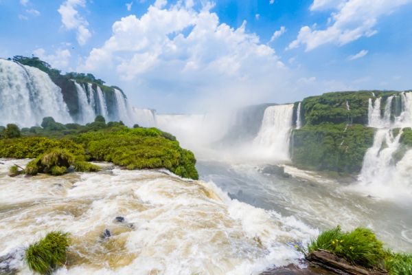 Foz do Iguaçu: Aventura e Romance nas Maravilhas Naturais do Sul do Brasil