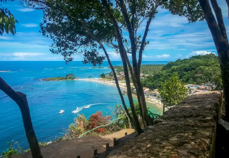 Celebrando seu Aniversário de Casamento Sob o Clima Frio de Morro de São Paulo, Bahia